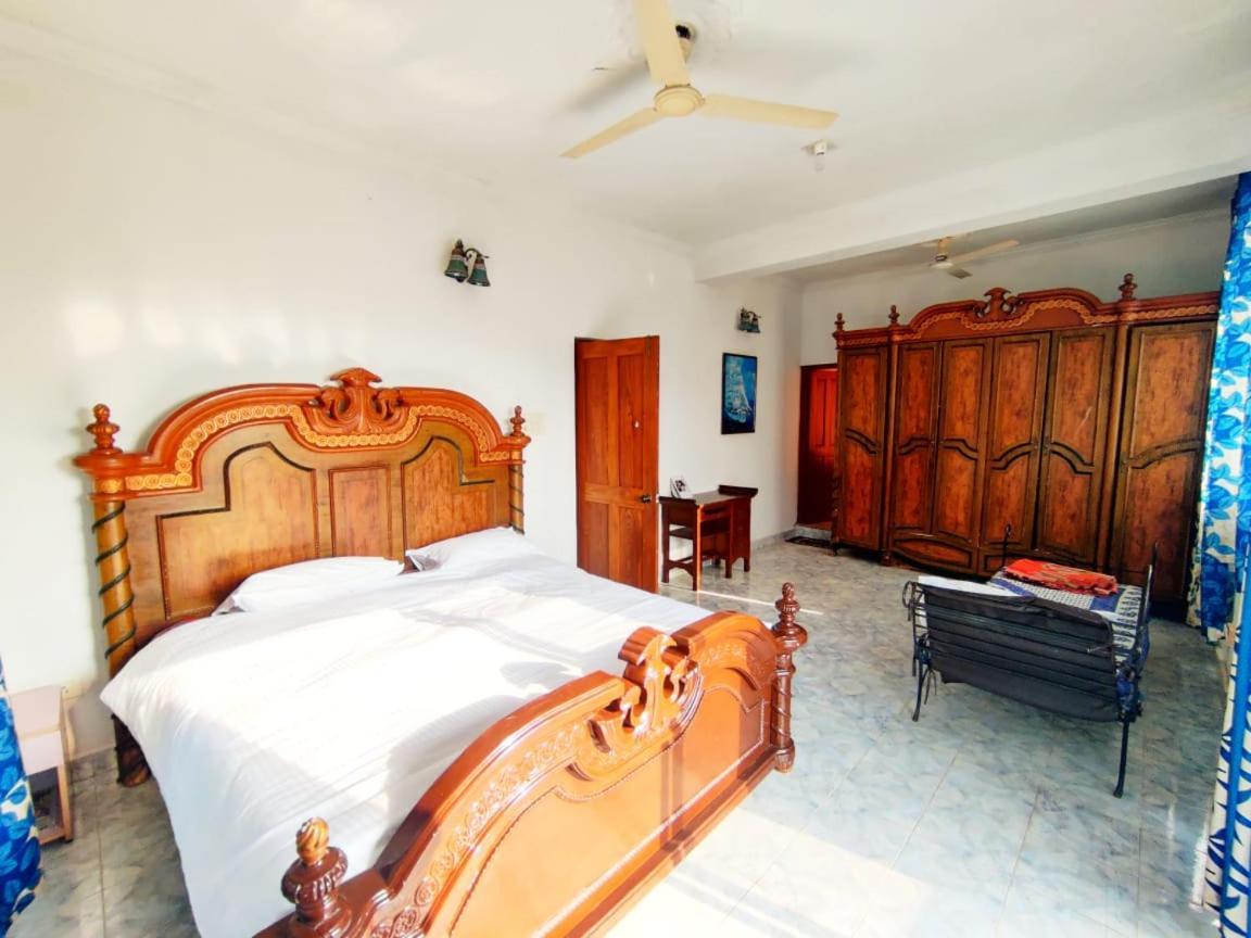 Amazing Hilltop 4 Bhk Villa With Private Pool Near Кандолім Екстер'єр фото